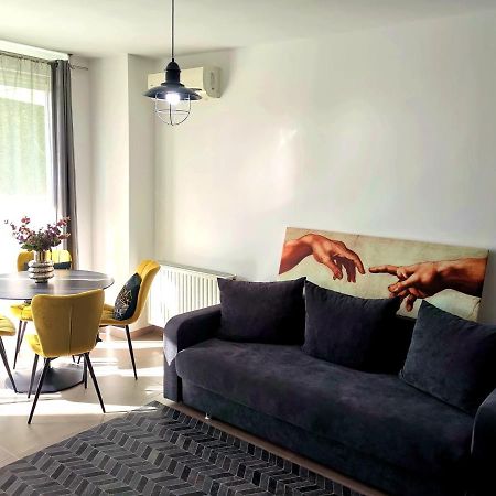 Caraway Apartment Орадя Экстерьер фото